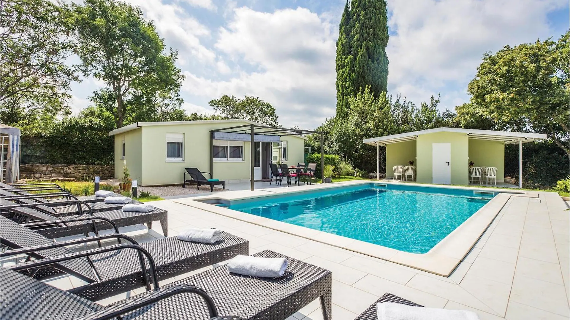 Stunning Home In Rovinj With Wifi 0*,